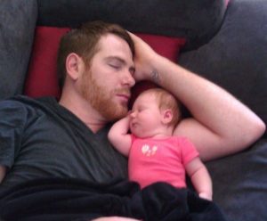padre, bebé, durmiendo juntos, siesta